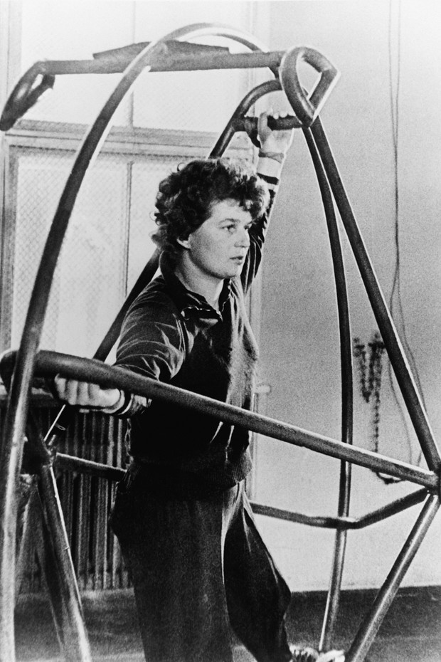 Pelatihan intensif Valentina sebelum perjalanan ke luar angkasa Pelatihan intensif Valentina sebelum perjalanan ke luar angkasa