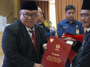 28 PNS Pemkab Sukabumi Raih Penghargaan Satyalancana Karya Satya