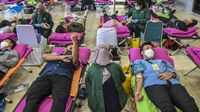 Momen Pegawai DPR Ikut Donor Darah