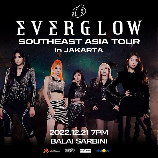 Poster konser EVERGLOW