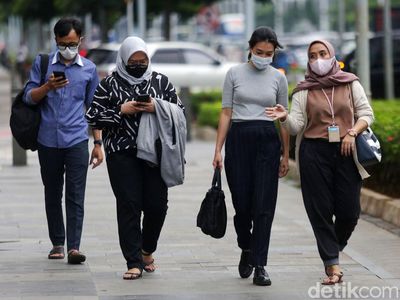 Potret Kawasan Perkantoran Sudirman Jelang UMP Naik 5,6 Persen