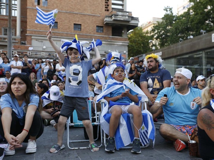 Soccer Football - FIFA World Cup Qatar 2022 - Fans in Montevideo watch Portugal v Uruguay - Montevideo, Uruguay - November 28, 2022
Uruguay fan reacts as they watch the match in Montevideo REUTERS/Andres Cuenca Olaondo