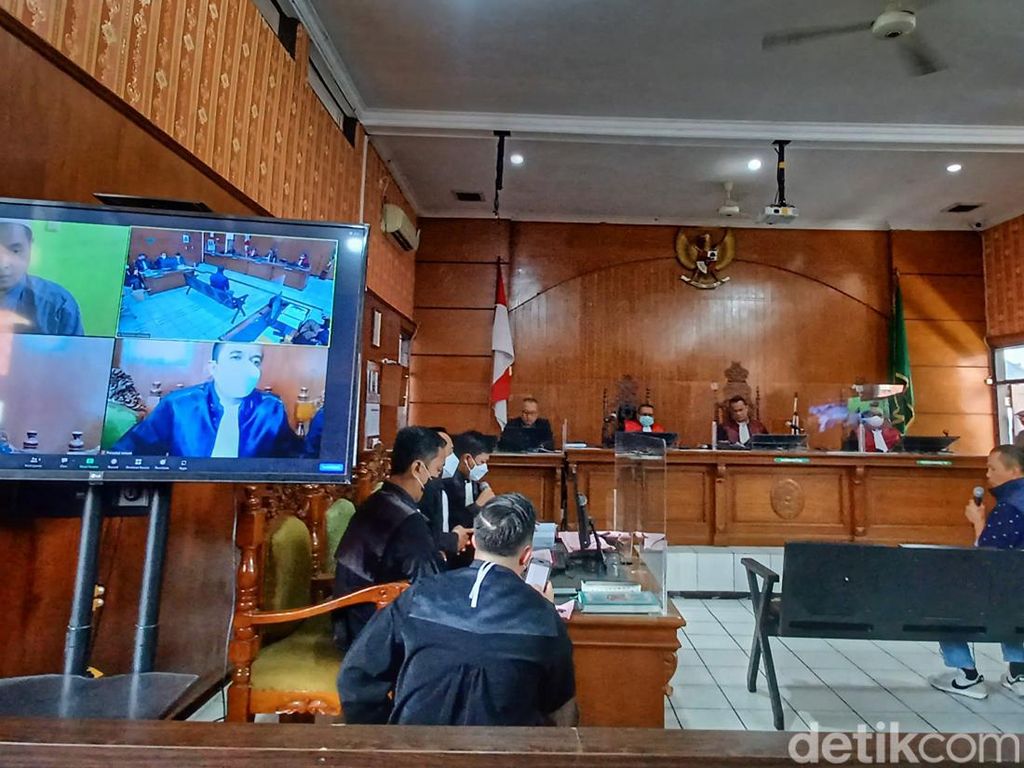 Cerita Tetangga Lihat Penusukan Sadis Terhadap Letkol Mubin Cerita Tetangga Lihat Penusukan Sadis Terhadap Letkol Mubin