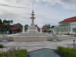 Cantiknya Taman Pracima di Pura Mangkunegaran