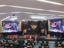 Tok! Pemprov dan DPRD Sahkan APBD DKI 2023 Rp 83,78 Triliun
