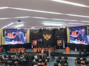 Tok! Pemprov dan DPRD Sahkan APBD DKI 2023 Rp 83,78 Triliun Tok! Pemprov dan DPRD Sahkan APBD DKI 2023 Rp 83,78 Triliun