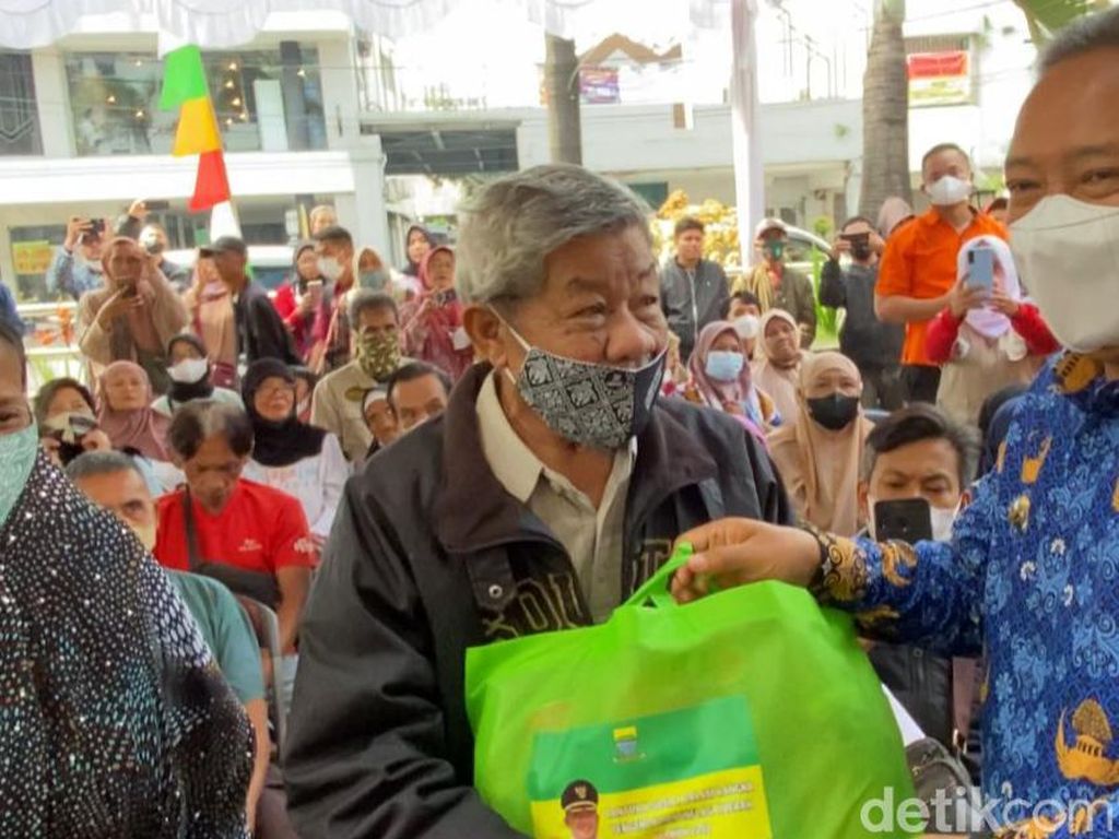 Pemkot Bandung Gelontorkan Rp 7 M untuk Bansos BBM Pemkot Bandung Gelontorkan Rp 7 M untuk Bansos BBM