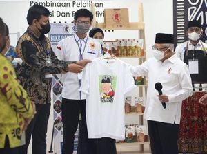 Wapres Serahkan 2.496 Sertifikat Kompetensi Kerja di Papua
