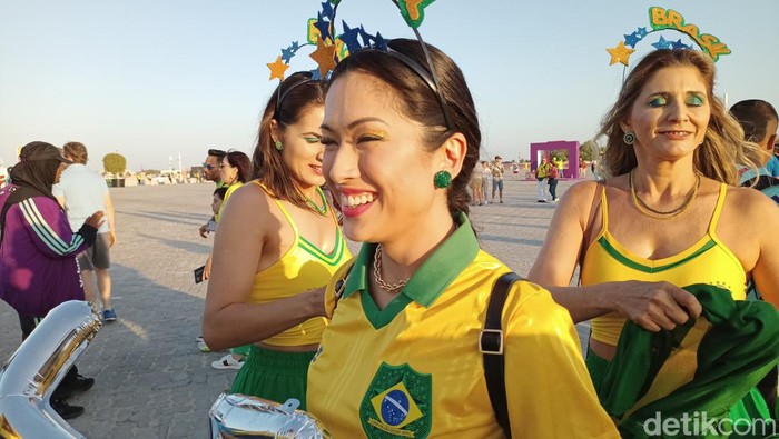 Stadion 974 menggelar duel Brasil dengan Swiss. Berikut warna-warni para penggemar yang menyaksikan laga tersebut.