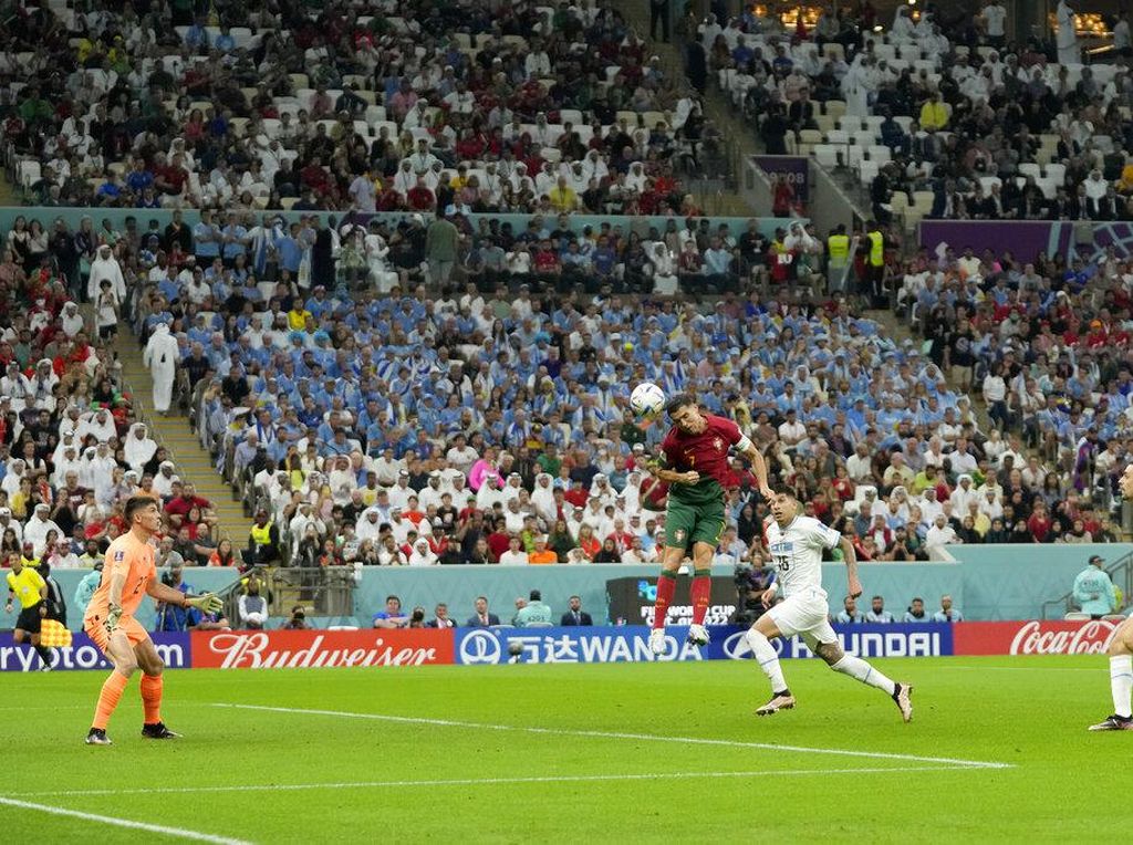 Momen Ronaldo Selebrasi Ngaku-ngaku Cetak Gol ke Gawang Uruguay