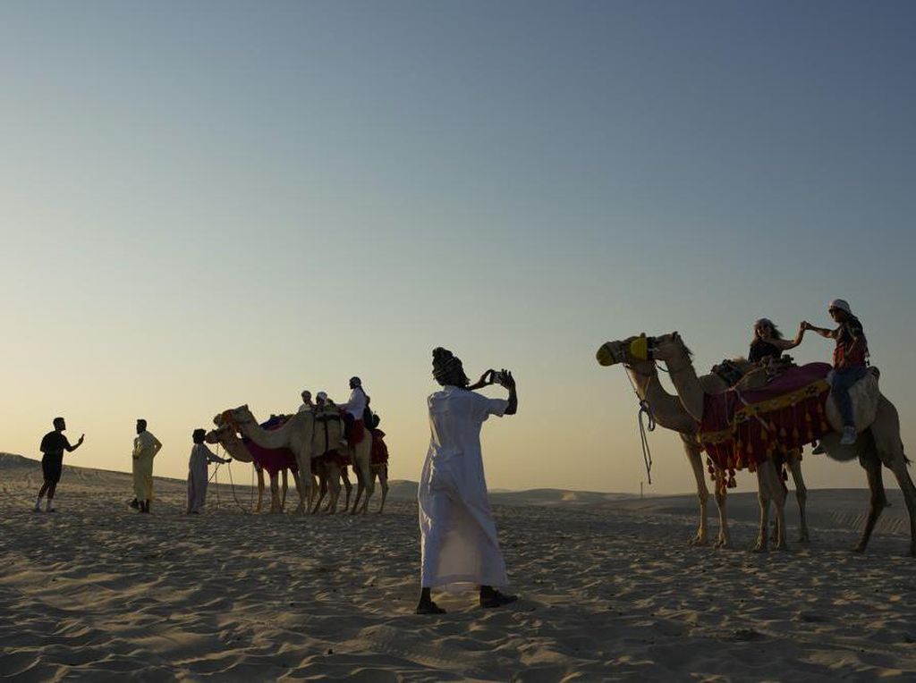 Qatar Happy Banyak Turis, tapi Unta-untanya Malah Tersiksa