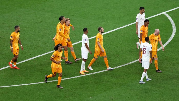 1245205855 TOPSHOT - Netherlands' midfielder #11 Steven Berghuis celebrates scoring a goal which was later disallowed during the Qatar 2022 World Cup Group A football match between the Netherlands and Qatar at the Al-Bayt Stadium in Al Khor, north of Doha on November 29, 2022. (Photo by Anne-Christine POUJOULAT / AFP) (Photo by ANNE-CHRISTINE POUJOULAT/AFP via Getty Images)