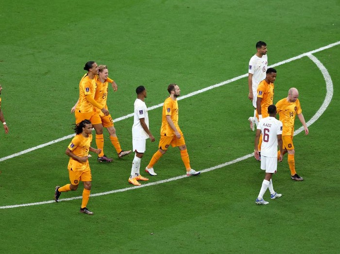 TOPSHOT - Netherlands' midfielder #11 Steven Berghuis celebrates scoring a goal which was later disallowed during the Qatar 2022 World Cup Group A football match between the Netherlands and Qatar at the Al-Bayt Stadium in Al Khor, north of Doha on November 29, 2022. (Photo by Anne-Christine POUJOULAT / AFP) (Photo by ANNE-CHRISTINE POUJOULAT/AFP via Getty Images)