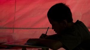 Anak-anak Korban Gempa Cianjur Mulai Kembali Belajar