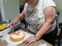 Bukan Hanya Warisan, Keluarga Ini Bertengkar Rebutan Resep Kue Legendaris