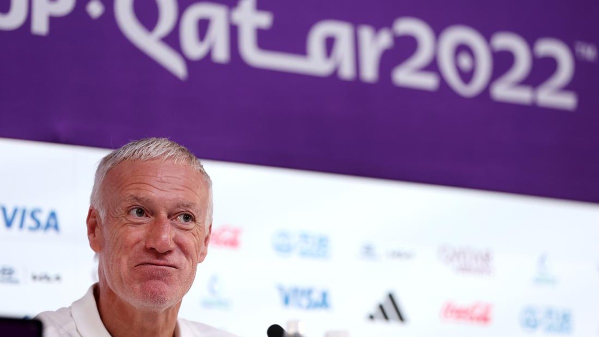 Didier Deschamps ditunggu sebuah catatan pada laga Tunisia vs Prancis. (Foto: Getty Images/Christopher Lee)