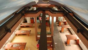 Dulu Pesawat Bersejarah Ini Jadi Restoran Keren Tapi Kini Terbengkalai