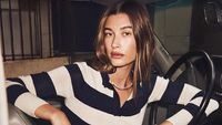 Potret Hailey Bieber Pamer Perut Buncit, Bukan Hamil tapi Kista