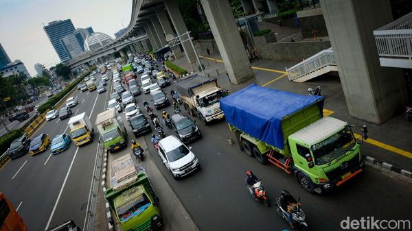 Ini Lho Biang Kerok Macet di Jl Gatsu dari Pagi