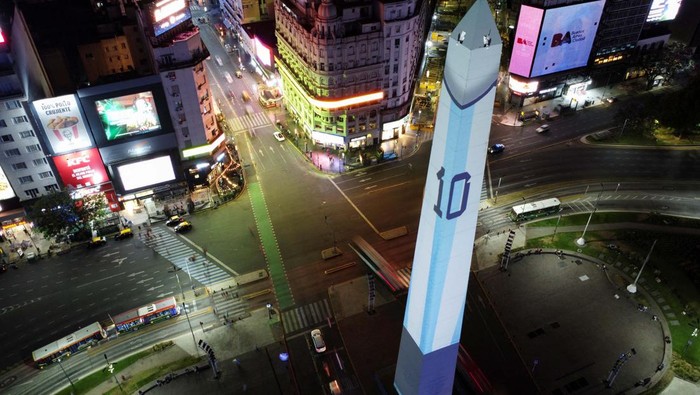 An image of Lionel Messi's jersey number 10 is projected onto the Buenos Aires Obelisk, on the eve of the FIFA World Cup Qatar 2022 soccer match between Argentina and Poland, in Buenos Aires, Argentina November 29, 2022. REUTERS/Agustin Marcarian