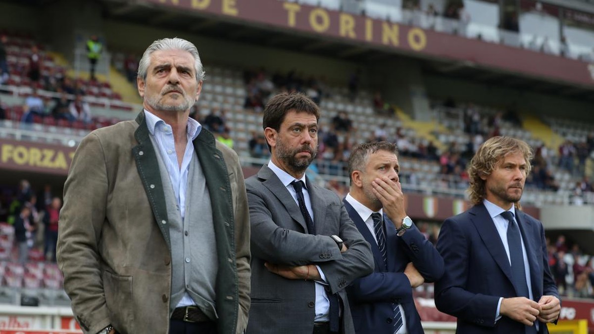 Direksi Juventus (dari kiri ke kanan: Maurizio Arrivabene, Andrea Agnelli, Federico Cherubini, Pavel Nedved) mengundurkan diri menyusul kasus finansial. (Foto: Getty Images/Jonathan Moscrop)