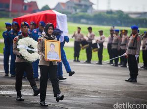 Korban Heli Polri Jatuh di Bangka: 3 Kru Ditemukan, 1 Masih Dicari Korban Heli Polri Jatuh di Bangka: 3 Kru Ditemukan, 1 Masih Dicari
