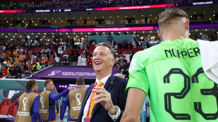 AL KHOR, QATAR - NOVEMBER 29: Louis van Gaal, Head Coach of Netherlands, smiles as he celebrates the 2-0 victory in the FIFA World Cup Qatar 2022 Group A match between Netherlands and Qatar at Al Bayt Stadium on November 29, 2022 in Al Khor, Qatar. (Photo by Sarah Stier - FIFA/FIFA via Getty Images)