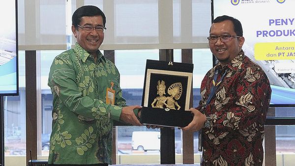 Mobil Listrik untuk Nasabah Terpilih