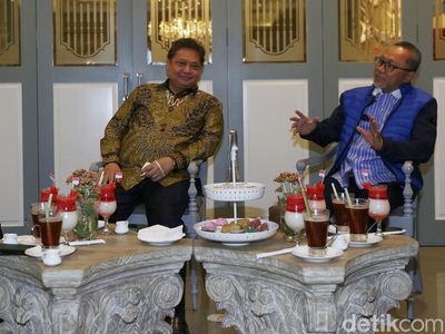 Momen Trio Ketum KIB Dinner di Menteng