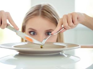 Ngeri! Remaja Ini Tidak Bisa Makan karena Alasan Mengejutkan Ini Ngeri! Remaja Ini Tidak Bisa Makan karena Alasan Mengejutkan Ini