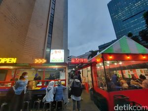 Bukan di Seoul, Ini Warung Tenda Korea di Blok M