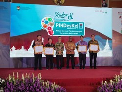 Tata Kelola Desa Membaik, Pemkab Sukabumi Raih Penghargaan Kemendagri