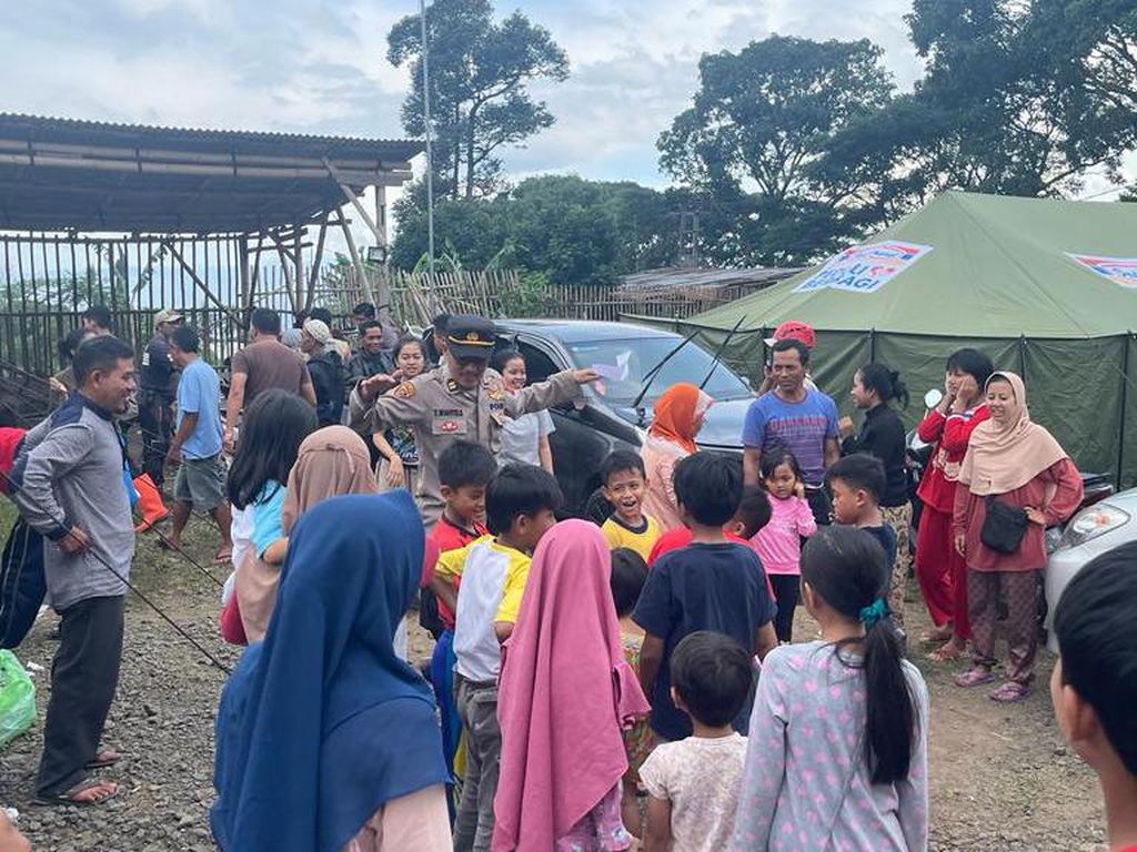 Polres Bogor Buka Posko 24 Jam Bantu Korban Gempa Cianjur