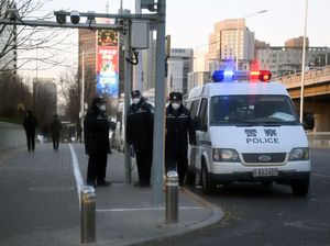 Potret Polisi Wara-wiri Usai Demo Protes Lockdown di China