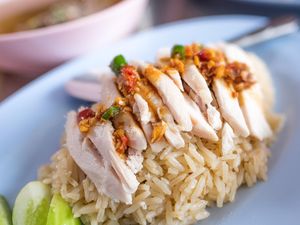 Resep Nasi Ayam Rice Cooker yang Praktis untuk Makan Malam