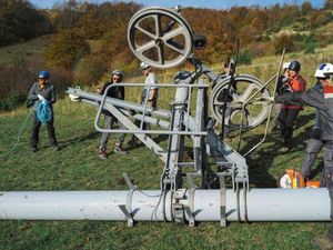 Salju Hilang Bertahun-tahun, Lift Ski pun Dirubuhkan