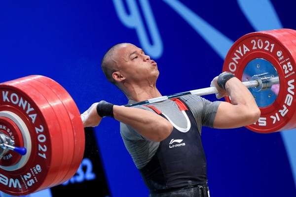 Rizki Juniansyah KONYA, TURKIYE - AUGUST 13: Juniansyah Rizki of Indonesia competes in weightlifting during 5th Islamic Solidarity Games in Konya, Turkiye on August 13, 2022. (Photo by Serhat Cetinkaya/Anadolu Agency via Getty Images)