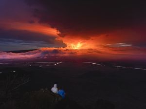 Santainya Warga Hawaii Nonton Letusan Gunung Api Terbesar Dunia Santainya Warga Hawaii Nonton Letusan Gunung Api Terbesar Dunia