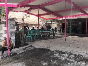 Rumah Duka Korban Helikopter Jatuh Aipda Joko Mudo di Sragen Didatangi Pelayat