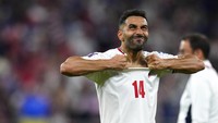 Saman Ghoddos nampak marah dan kecewa setelah timnya kalah dari AS dan harus pulang lebih cepat dari Piala Dunia 2022 Qatar. AP/Manu Fernandez  