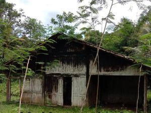 10 Transformasi Rumah Viral Usia Ratusan Tahun Jadi Estetik Berkolam Renang