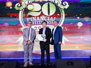 Tugu Insurance Raih 2 Penghargaan Financial Institution Awards 2022