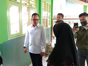 Bima Arya Semprot Disdik Bogor Buntut Ruang SD di Bantarjati Ambruk Bima Arya Semprot Disdik Bogor Buntut Ruang SD di Bantarjati Ambruk