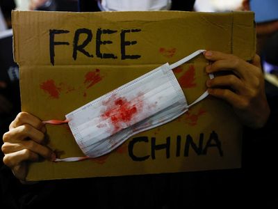 Aturan Lockdown Dicabut, Warga China Malah Nggak Happy Takut Ketularan COVID