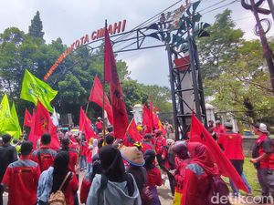 Buruh Cimahi Minta UMK 2023 Naik Rp 327 Ribu
