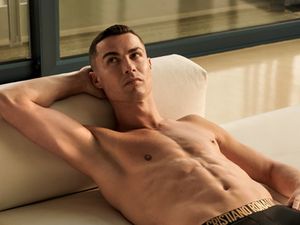 Cristiano Ronaldo Tidak Mau Punya Tato, Alasannya Menghangatkan Hati