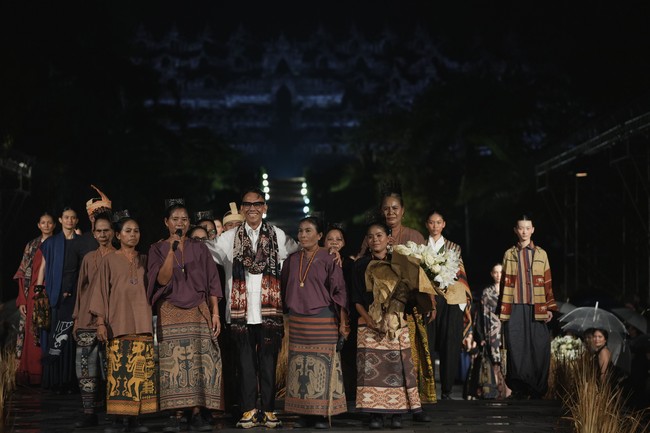 Fashion show Edward Hutabarat A/W 2023