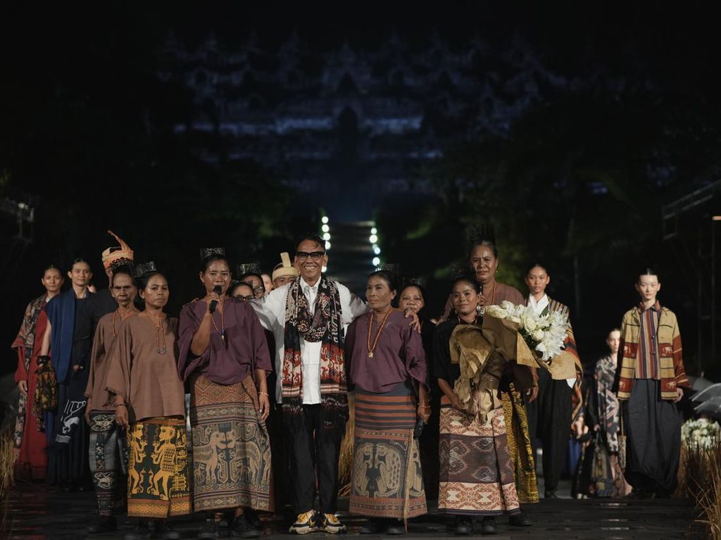 9 Fashion Show Terbaik Desainer Indonesia Sepanjang 2022 9 Fashion Show Terbaik Desainer Indonesia Sepanjang 2022