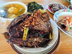 5 Tempat Makan Gabus Pucung Berbumbu Pekat Khas Betawi di Bekasi