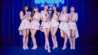 10 Gaya Artis Korea di MAMA 2022, Somi Ganti Kostum Nyentrik Berkali-kali